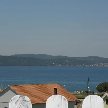 Apartments Zvone - 100 M From Sea Bibinje Exterior photo