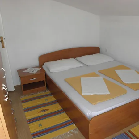 Apartments Zvone - 100 M From Sea Bibinje Exterior photo