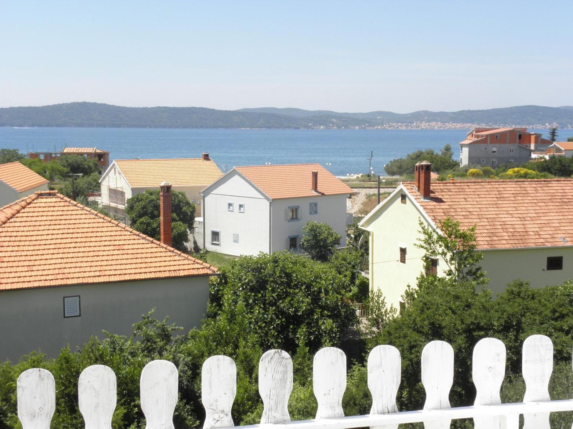 Zvone - 100 M From Sea Apartment *